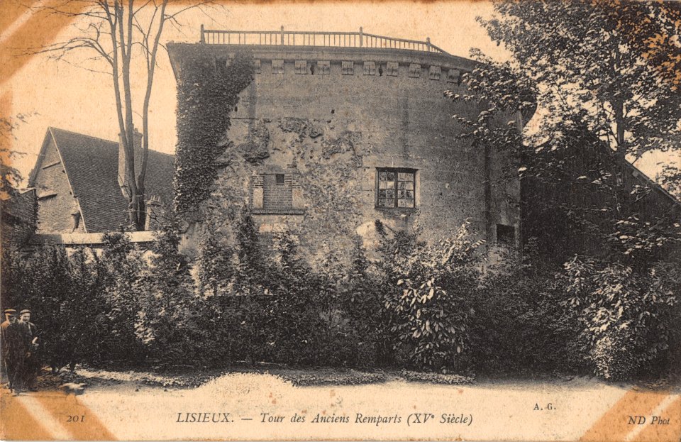 201 LISIEUX - TOUR DES ANCIENS REMPARTS