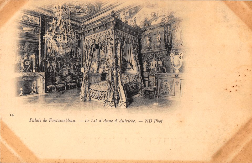 14 PALAIS DE FONTAINEBLEAU -  LE LIT D'ANNE D'AUTRICHE