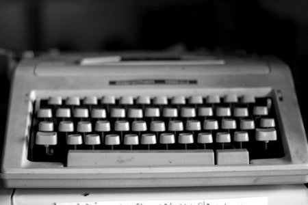 Typewriter 구식 타자기 흑백 CC0photo