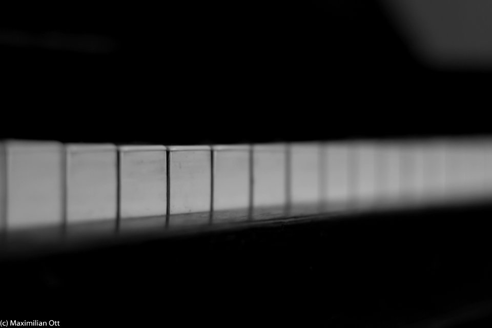 Klavier B&W