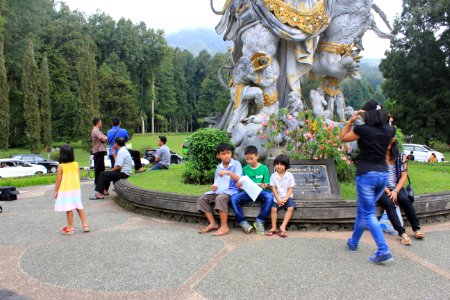 Deta & Anggi & Kenzie ( Kebun Raya Bedugul )