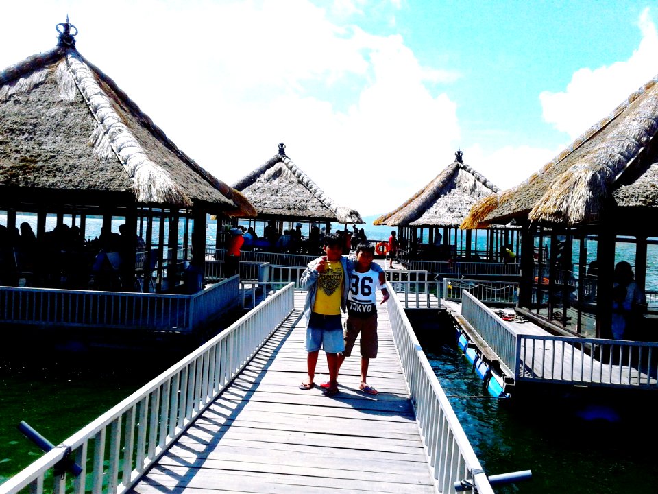 Explore Resto Apung