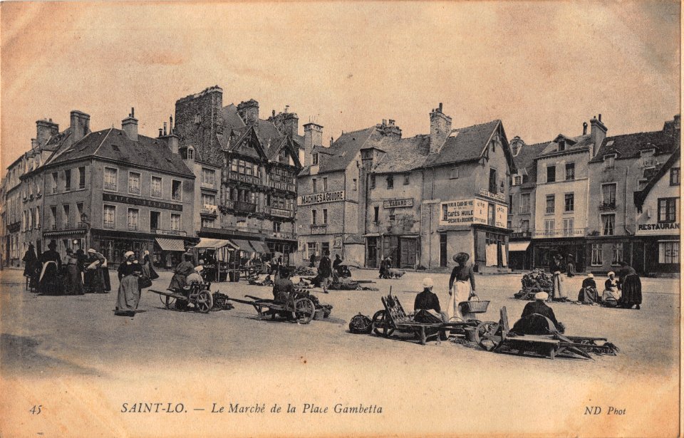 45 SAINT-LO. - LE MARCHE DE LA PLACE GAMBETTA
