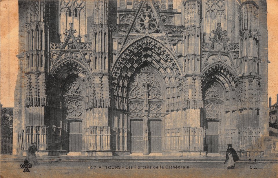 47 TOURS - LES PORTAILS DE LA CATHEDRALE