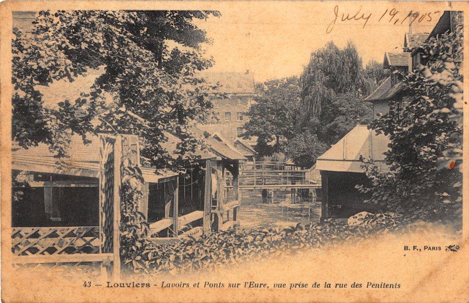 43 LAVOIRS ET PONTS SUR L'EURE, VUE PRISE DE LA RUE DES PENITENTS