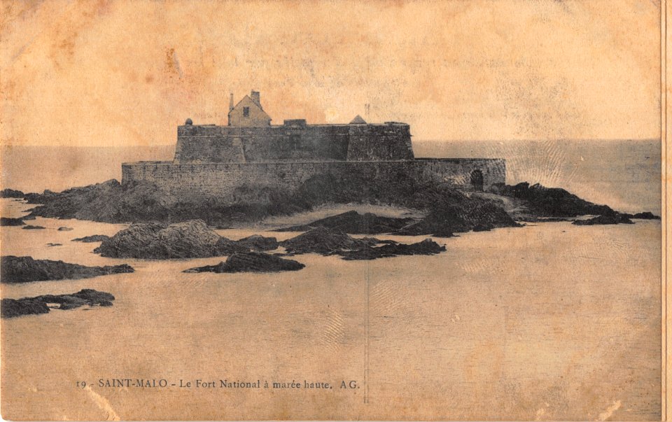 19 SAINT-MALO - LE FORT NATIONAL A MAREE HAUTE