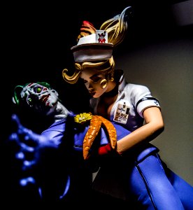 Joker and Harley Quinn figurine photo
