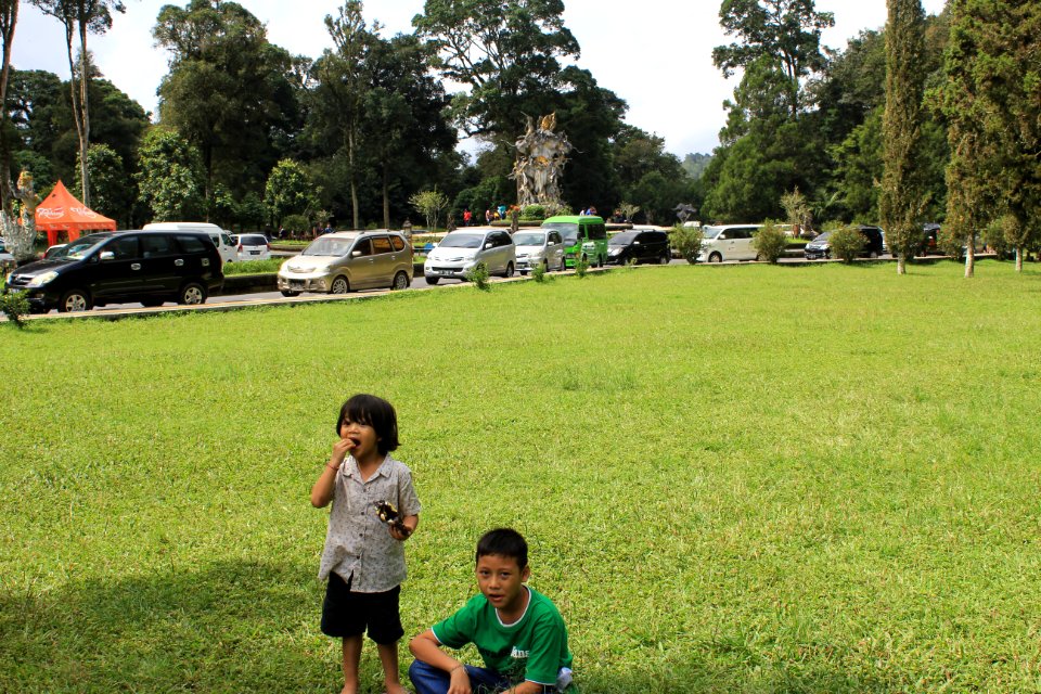 Deta & Kenzie ( Kebun Raya Bedugul )