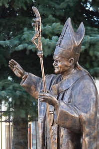 Faith kutno monument