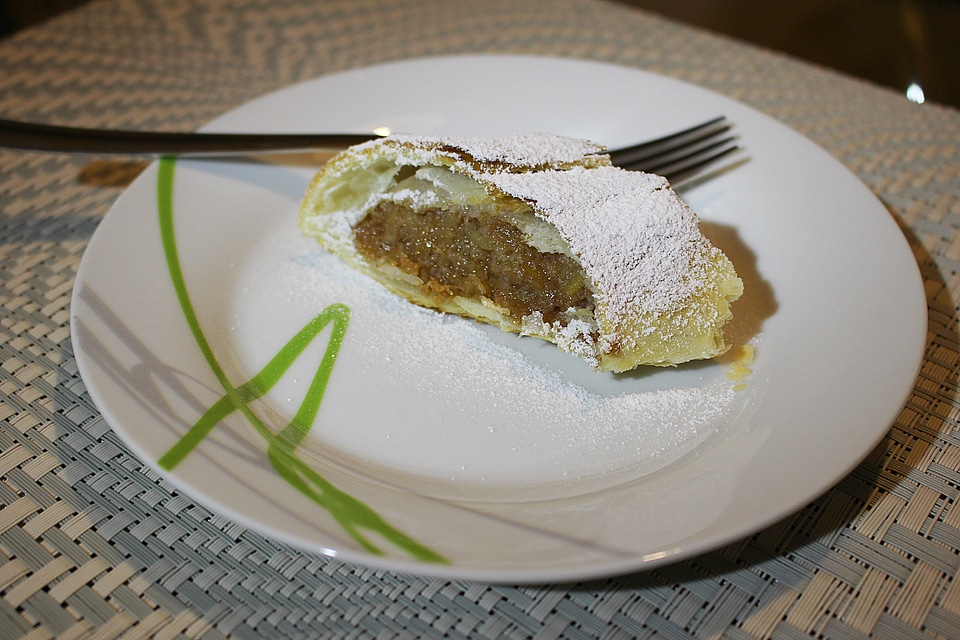 Apple strudel sweet dish dessert