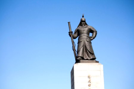 Admiral Yi Sun-shin 이순신 장군 동상