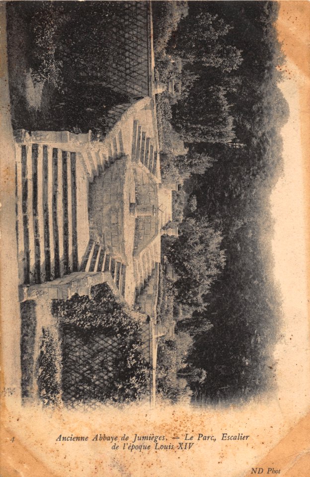 4 ANCIENNE ABBAYE DE JUMIEGES - LE PARC, ESCALIER DE L'EPOQUE LOUIS XIV