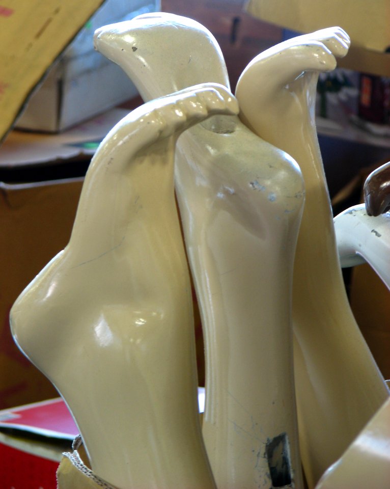 mannequin feet