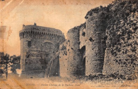 10 DINAN - ANCIEN CHATEAU DE LA DUCHESSE ANNE