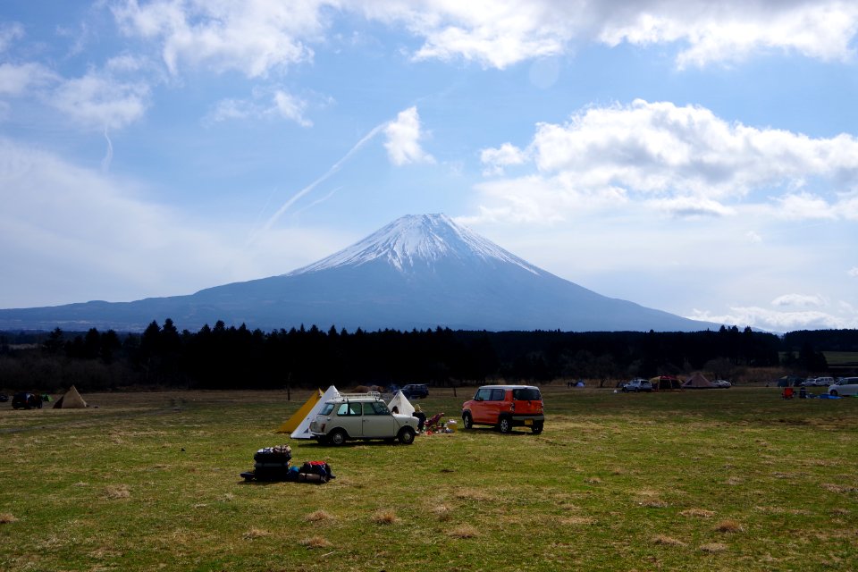The camper at the foot of Mt. Fuji