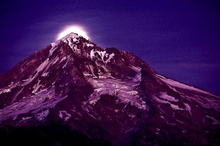 MOONRISE AT MT HOOD MT HOOD
