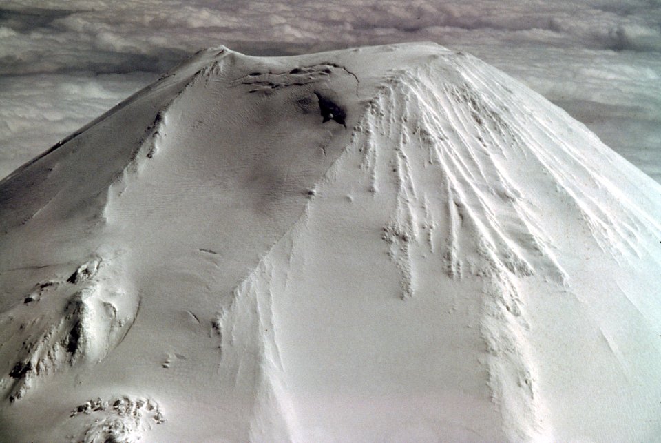 056 Mt St Helens prior to eruption, 3-24-1980