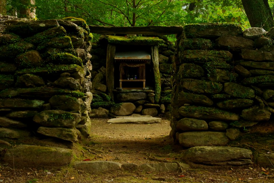 Ancient ritual site at Iwakura Sinmei Shrine (磐座神明神社)