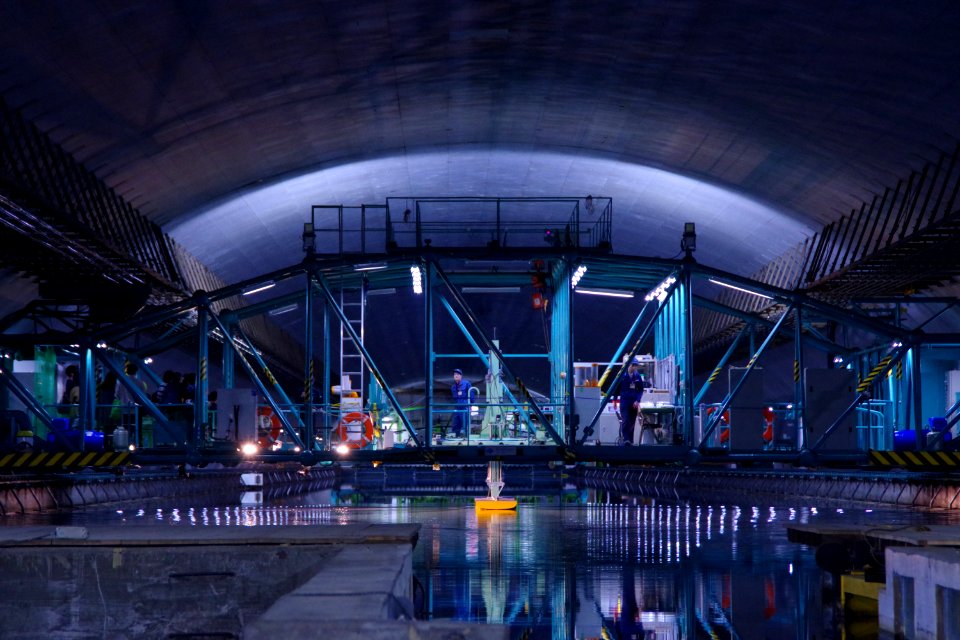 Experimental water tank