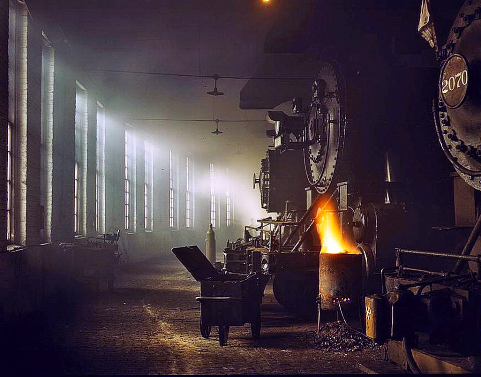 VINTAGE TRAIN ROUNDTABLE