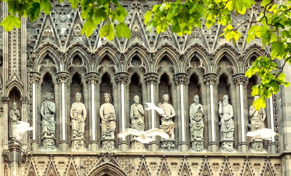 Ausschnitt aus der Westfassade Nidarosdom Trondheim