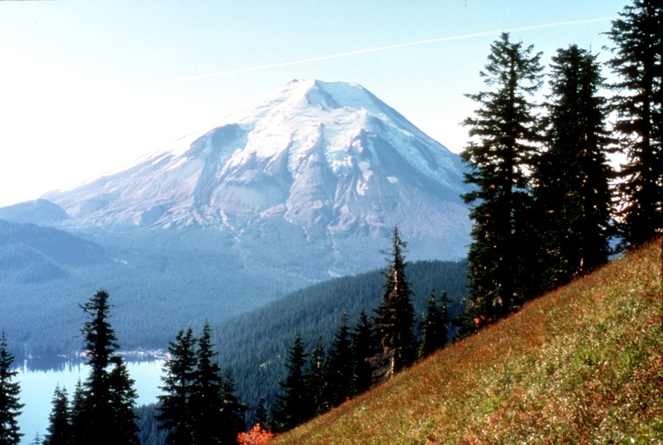 057 Mt St Helens and Spirit lake pre eruption 1979