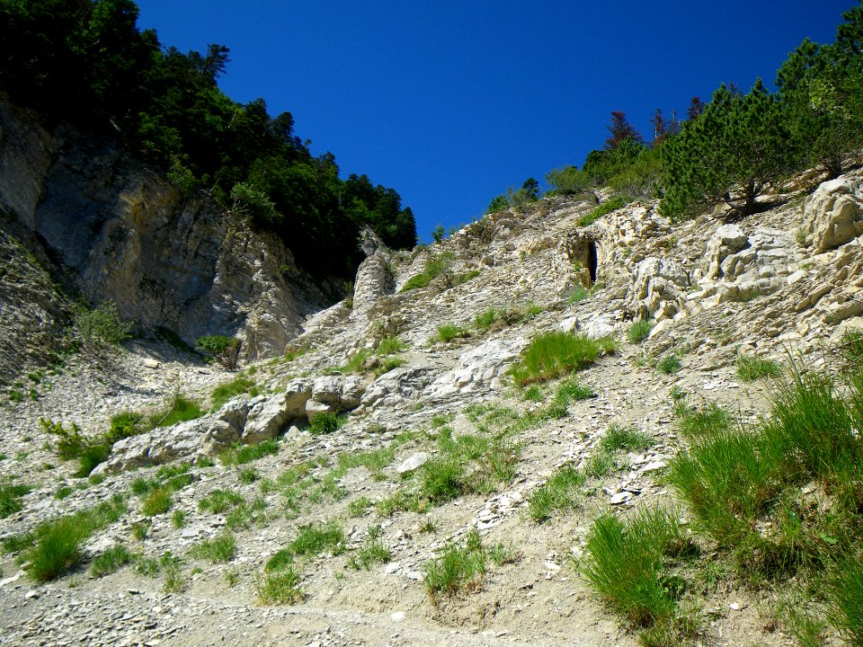 Grotte du Vent   Ravin de la  Rialle   GR9