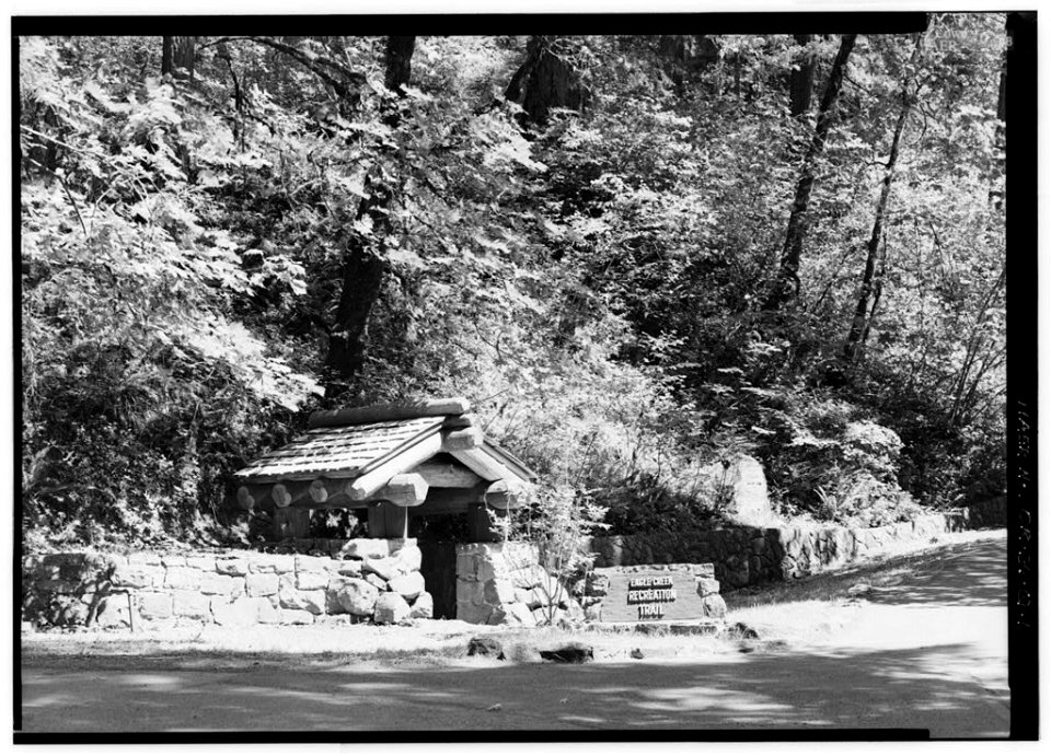 EAGLE CREEK RECREATION AREA, VIEW OF EAGLE CREEK TRAIL REGISTRY BOOTH