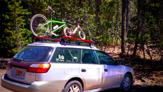 BICYCLES ON ROOF RACK-DESCHUTES