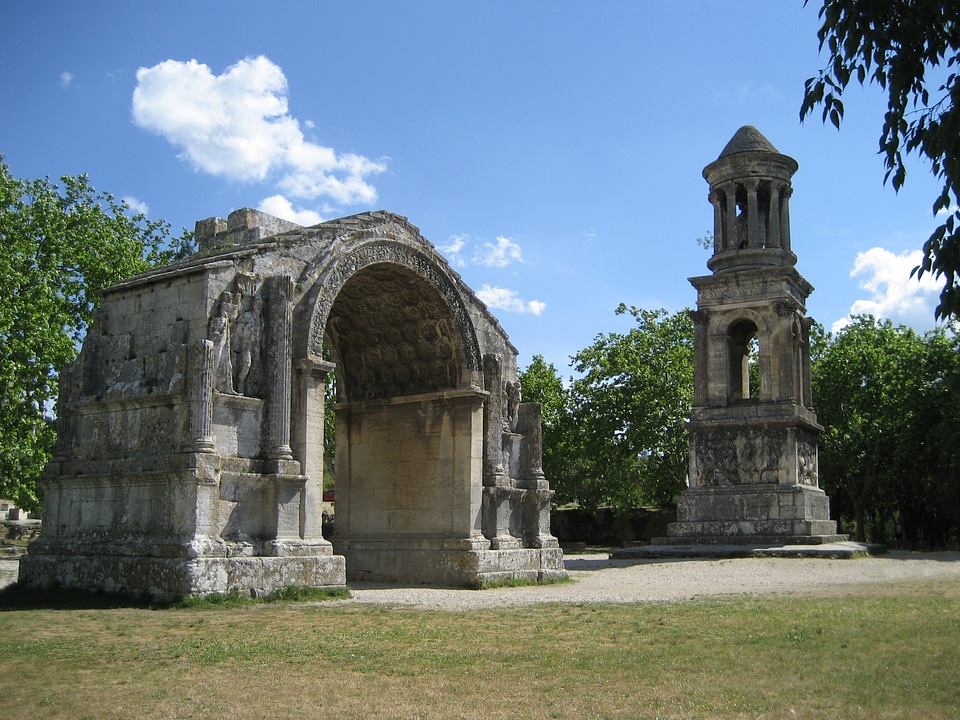 Glanum saint-rémy-de-provence archaeology