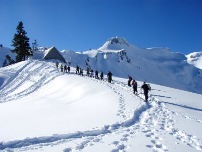 2012 FS guided snowshoe walk to HMVC by Cindy Bjorklund