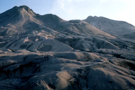 600 Mt St Helens NVM, ash covered Mt St Helens