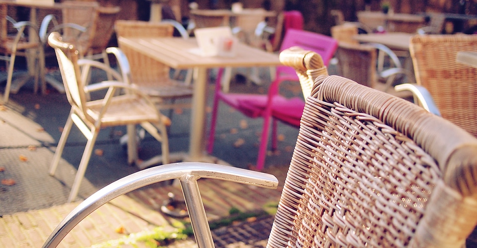 Outdoors table chair photo