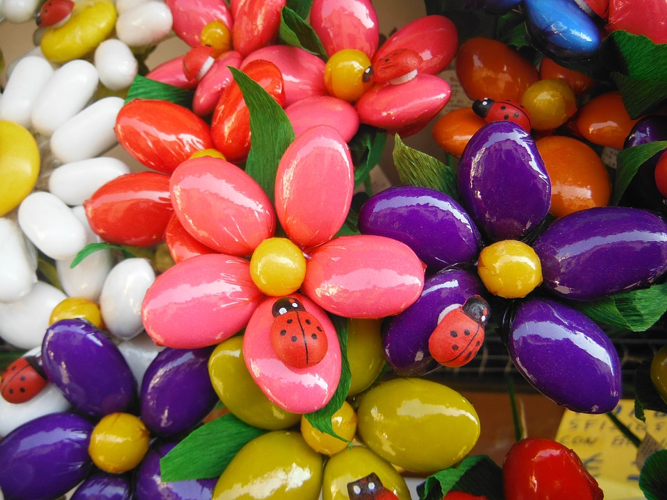 Ladybug color dragees