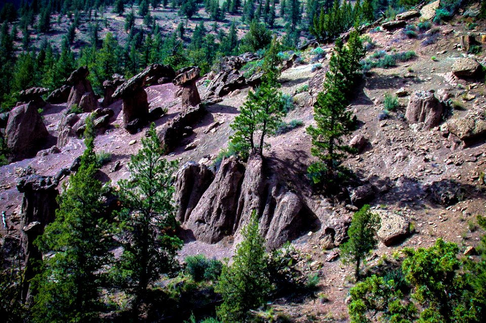 BALANCED ROCKS DESCHUTES