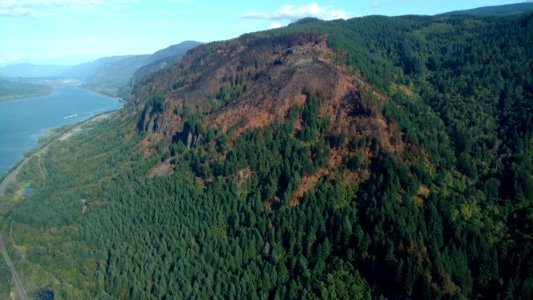 Rick Stratton fly over the Eagle Creek Fire Sept. 23, 2017. View of Angels Rest.