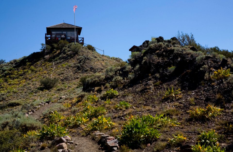 Fremont-Winema NF Hager Mtn Lookout 003