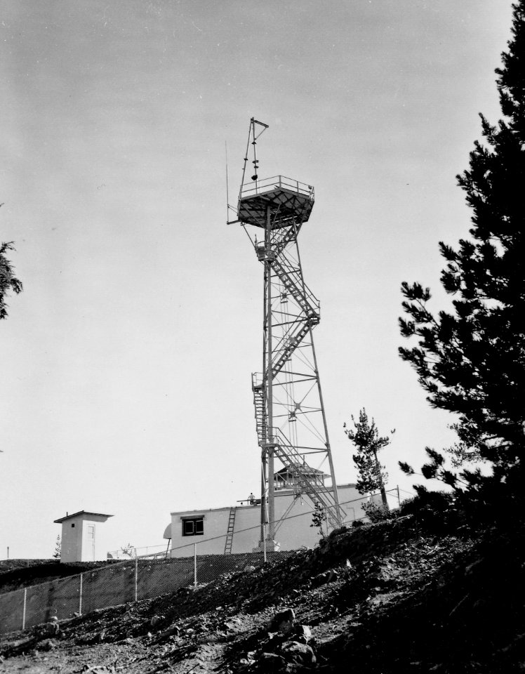1790 Paulina Peak Lookout Tower, Deschutes NF, OR 8-1960