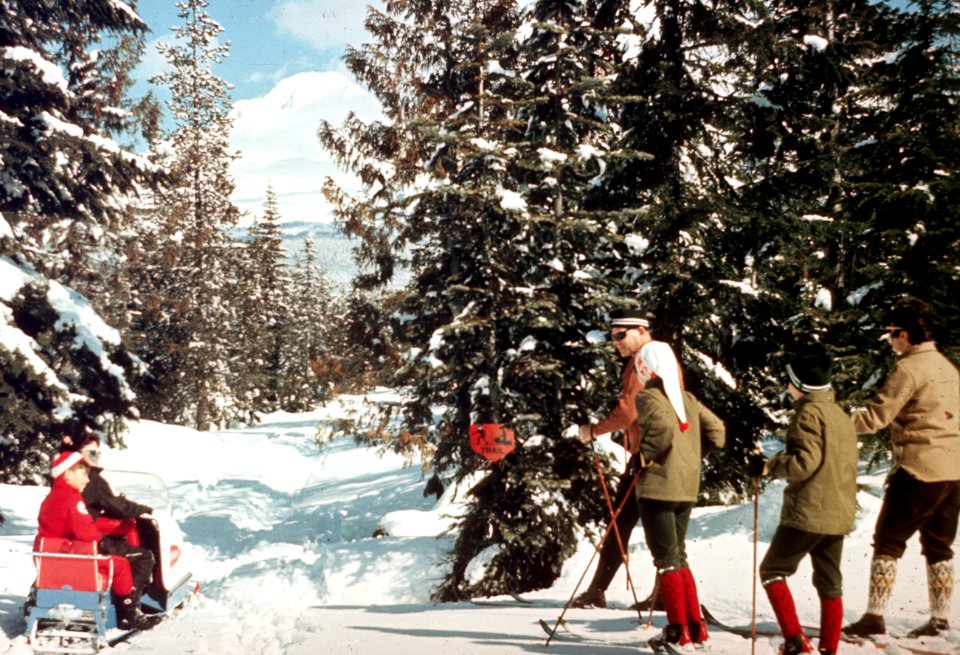 283 Dick Buscher family out X-C skiing greet snowmobilers  1970