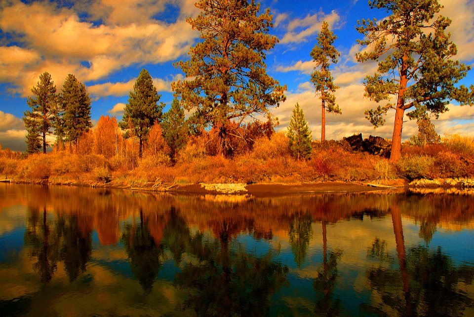 Deschutes National Forest Deschutes River.jpg