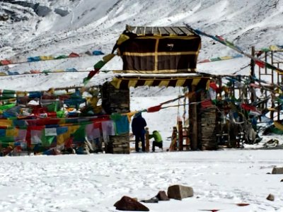 Tibet-China 中國自治區～西藏 ：四大神山之一～乃欽康桑峰：海拔5020M.？（紅河谷）