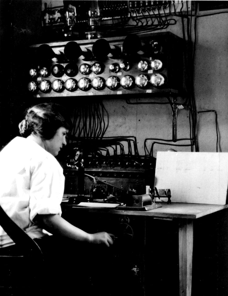 199687 Woman Switchboard Operator, Oakridge RD, Cascade NF