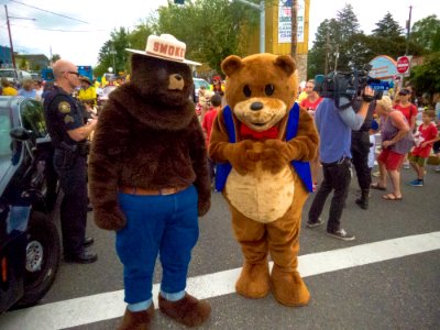 SMOKEY AT 2016 JR ROSE FESTIVAL PARADE-129 photo