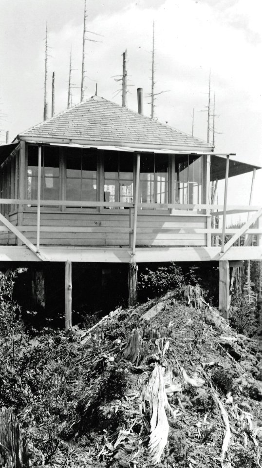 Horseshoe Ridge Lookout House, Columbia National Forest, WA c1936