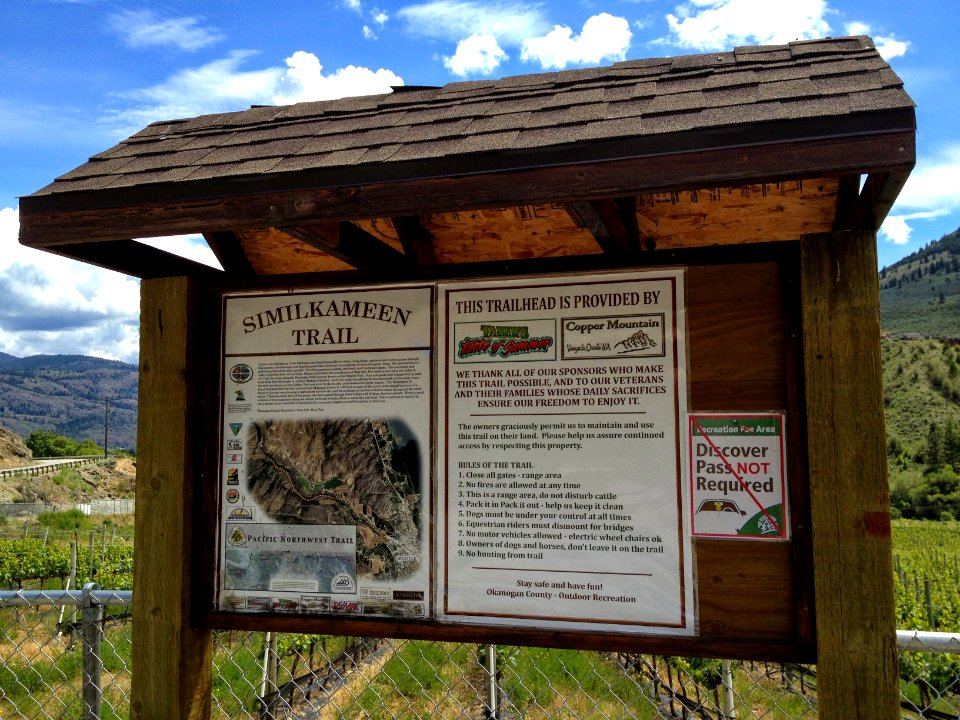 Similkameen Trail kiosk (vineyard)