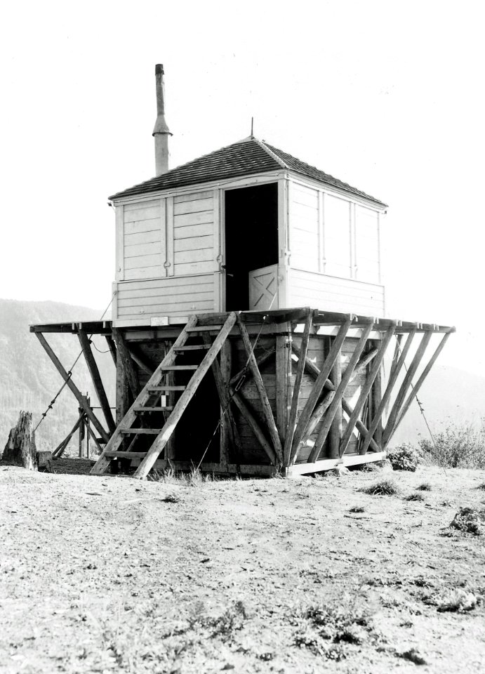 Clear Creek Lookout House, Columbia National Forest, WA c1944