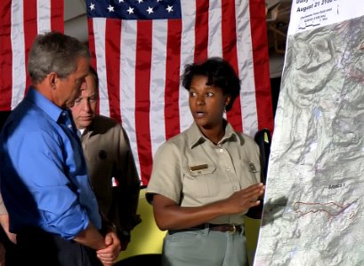President George Bush Briefing by Leslie Weldon in Redmond, Oregon 2003