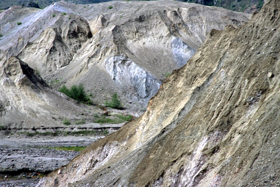 Gifford Pinchot National Forest, Mt St Helens NVM, Hummocks and Toutle River-2.jpg
