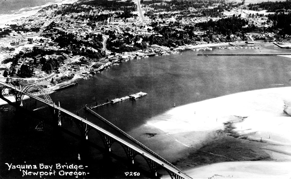 D250  Yaquina Bay Bridge, Newport, Oregon