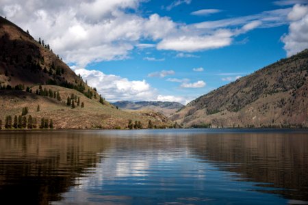Calm waters of Palmer Lake from the Pacific Northwest Trail